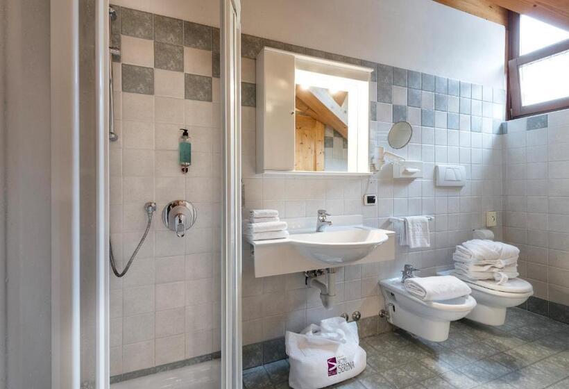 اتاق استاندارد یک نفره, Family Hotel Serena