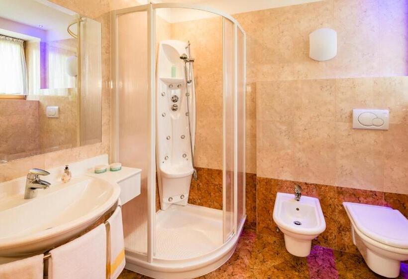 발코니 디럭스 룸, Family Hotel Serena