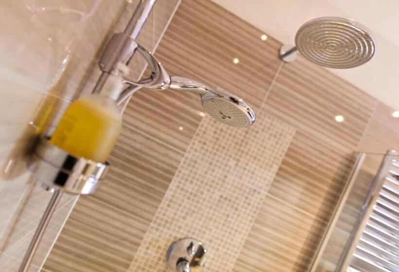 패밀리 주니어 스위트, Family Hotel Serena