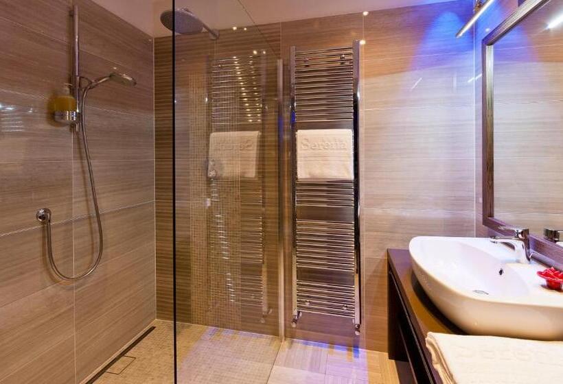 패밀리 주니어 스위트, Family Hotel Serena