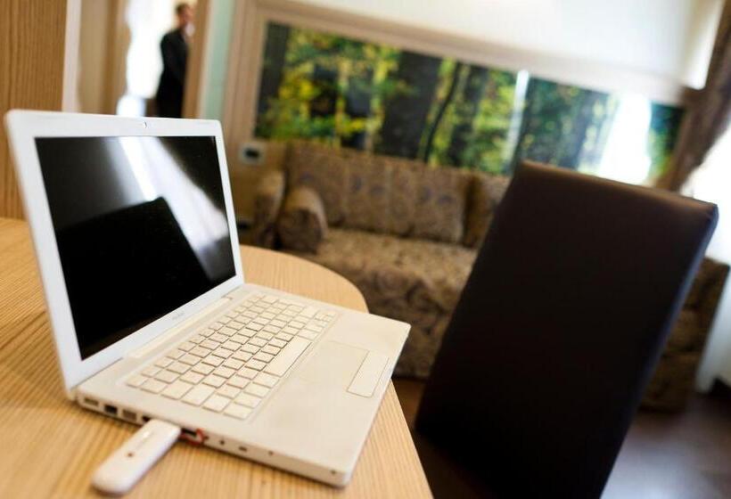 스위트, Family Hotel Serena