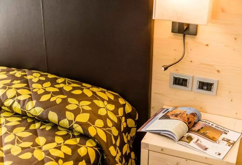 سوییت خانوادگی, Family Hotel Serena