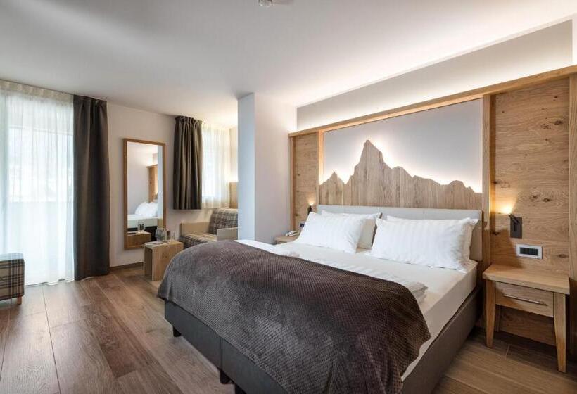 디럭스 트리플 룸, Family Hotel Serena