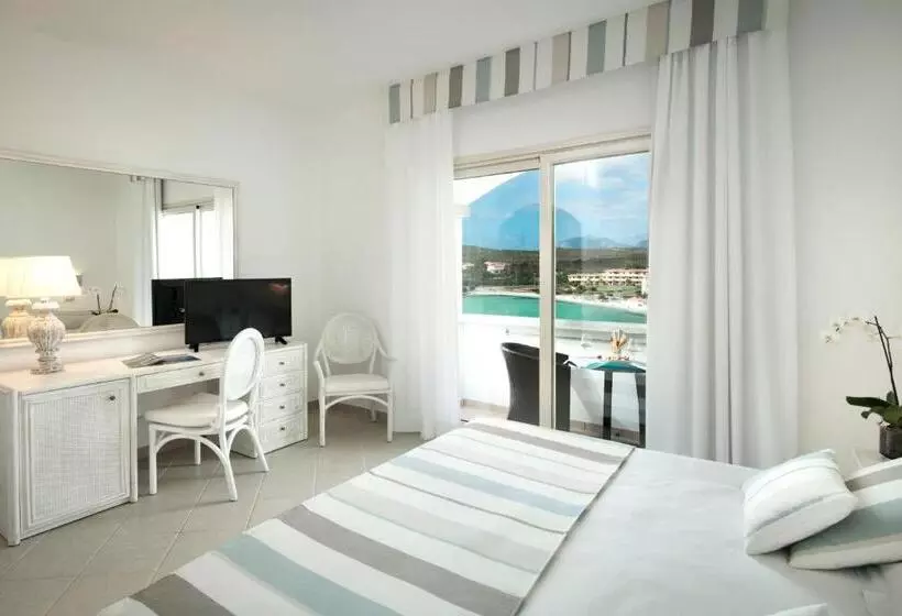 اتاق سوپریور با چشم‌انداز دریا, Gabbiano Azzurro Hotel & Suites