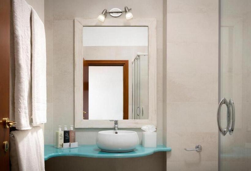 スタンダードトリプルルーム, Gabbiano Azzurro Hotel & Suites