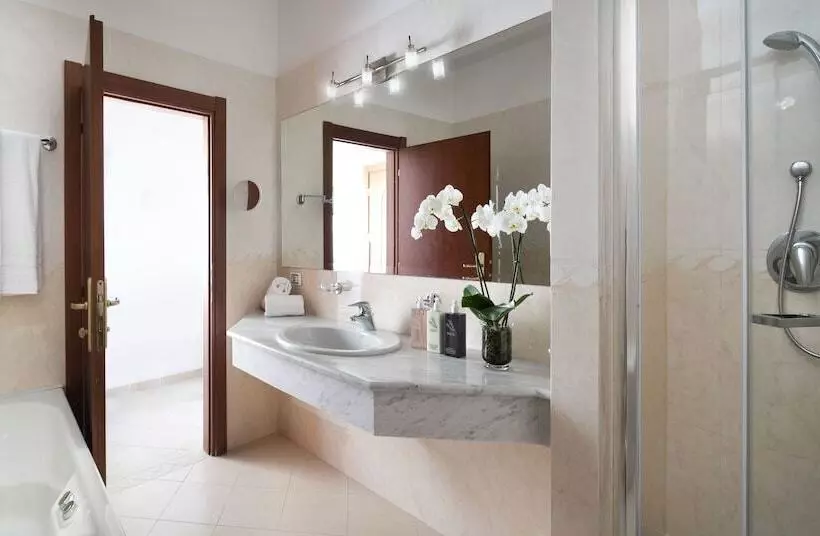 اتاق سوپریور با چشم‌انداز دریا, Gabbiano Azzurro Hotel & Suites