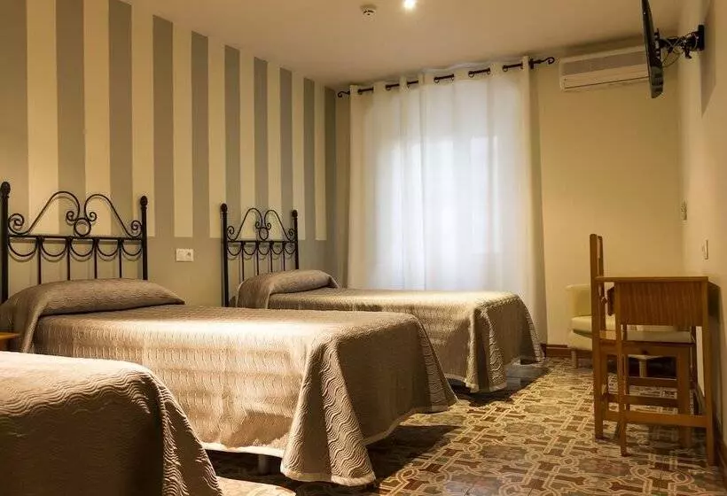 اتاق استاندارد سه نفره, Hostal San Miguel