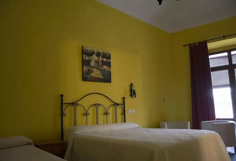 اتاق استاندارد سه نفره, Hostal San Miguel