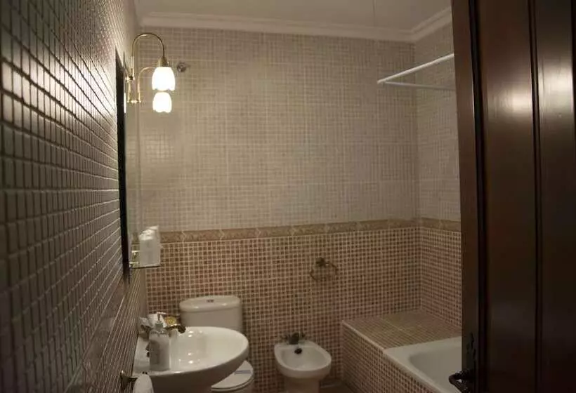 اتاق استاندارد سه نفره, Hostal San Miguel