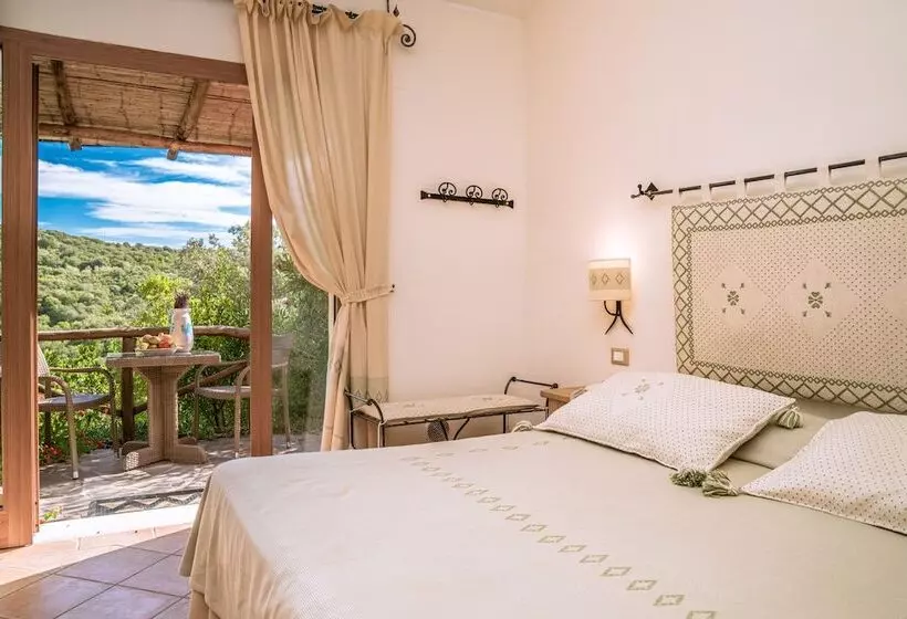 庭の見えるスタンダードトリプルルーム, Aldiola Country Resort