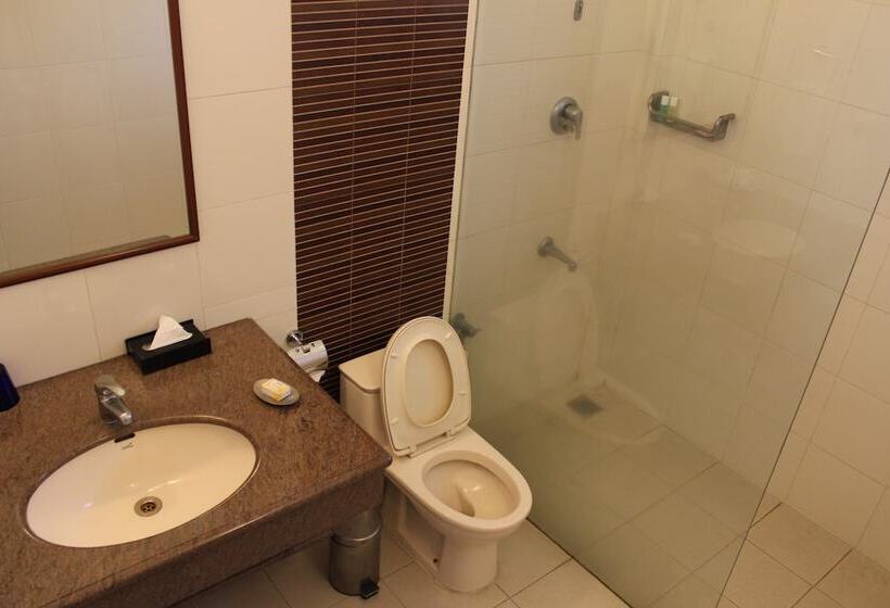 豪华房间, Justa Off Mg Road