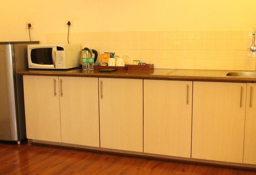 豪华房间, Justa Off Mg Road