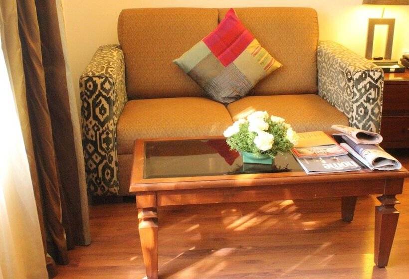 豪华房间, Justa Off Mg Road