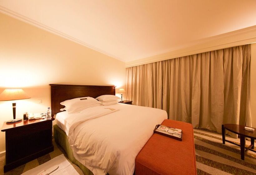 חדר סטנדרט, Kigali Serena