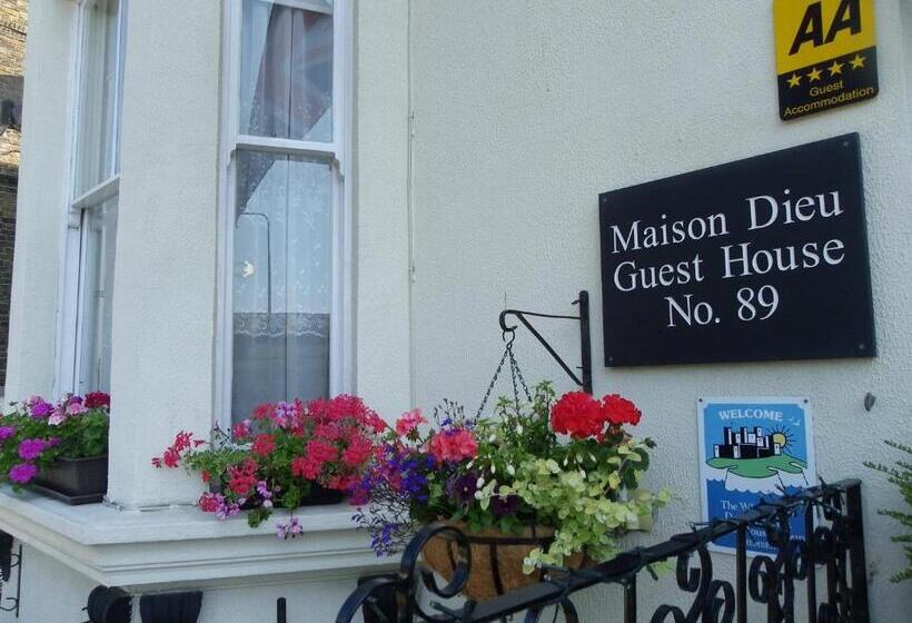 اتاق خانوادگی با چشم‌انداز باغ, Maison Dieu Guest House