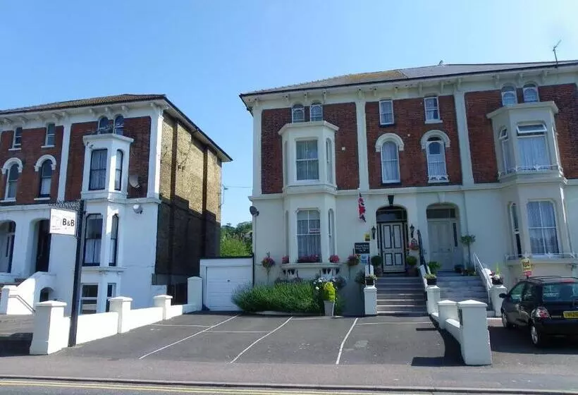 ガーデンビューデラックスルーム, Maison Dieu Guest House