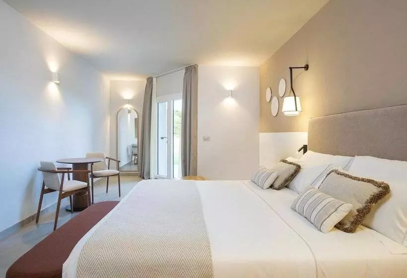オーシャンビュースーペリアールーム, Mangia’s Sardinia Resort