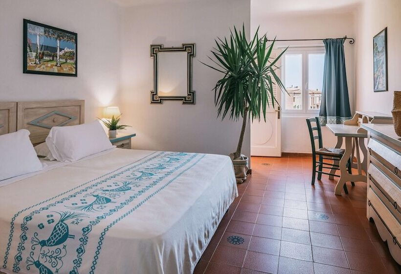 اتاق استاندارد با چشمانداز دریا, Mangias Sardinia Resort