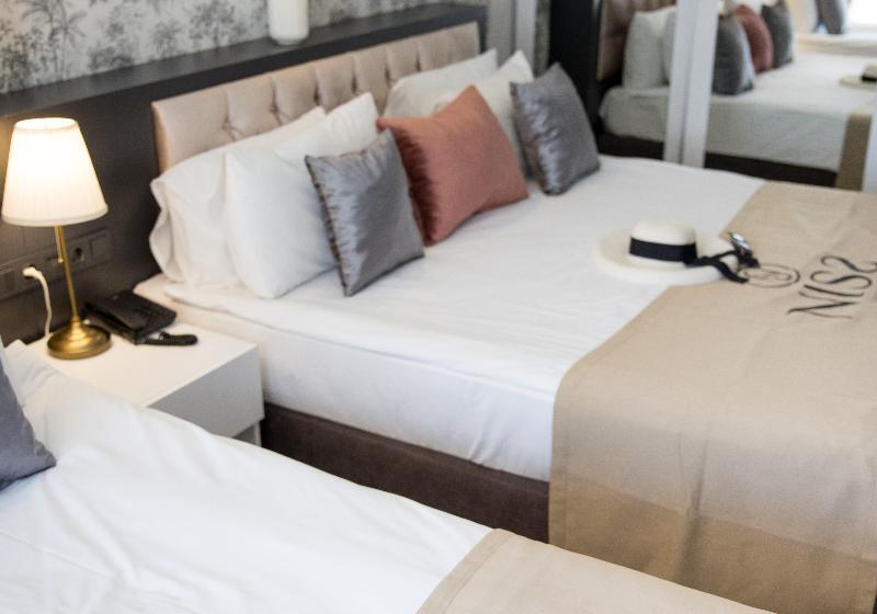 اتاق سوپریور سه تخته, Niss Lara