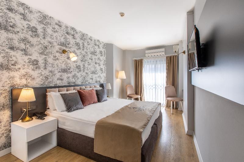 اتاق سوپریور, Niss Lara