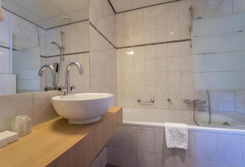 高级大房间, Queen