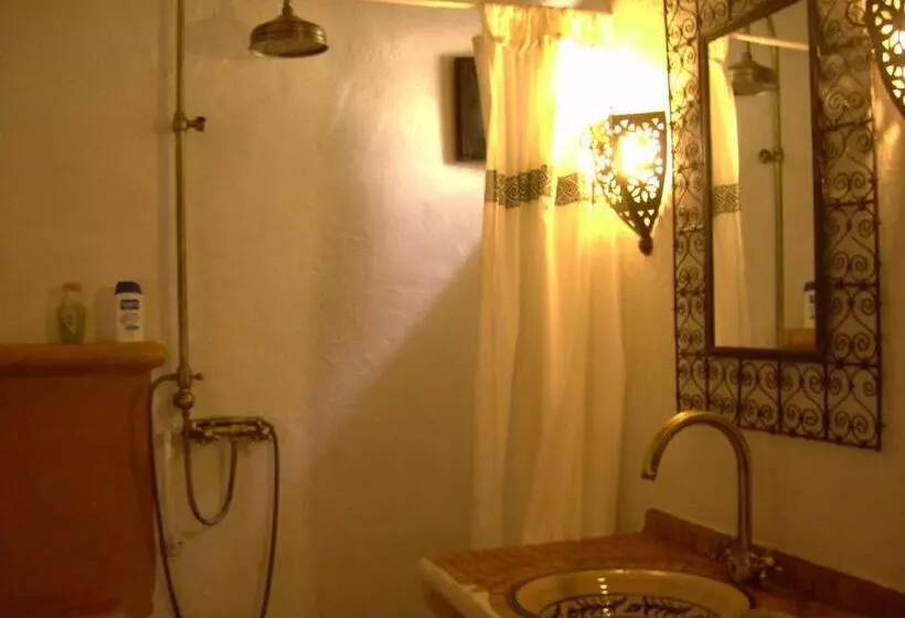 Standard Triple Room with Terrace, Rural Cortijo La Alberca