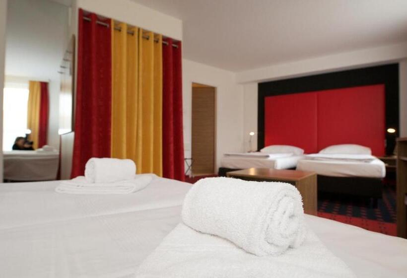 غرفة عائلية, Senator Hotel Vienna