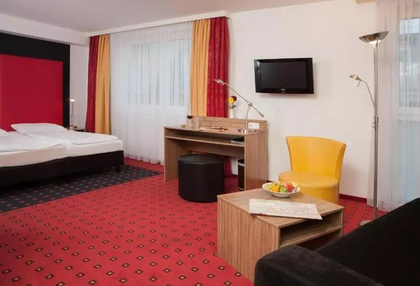 اتاق خانوادگی, Senator Hotel Vienna