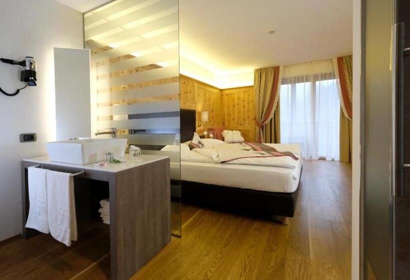 סוויטת ג'וניור עם מרפסת, Shandranj