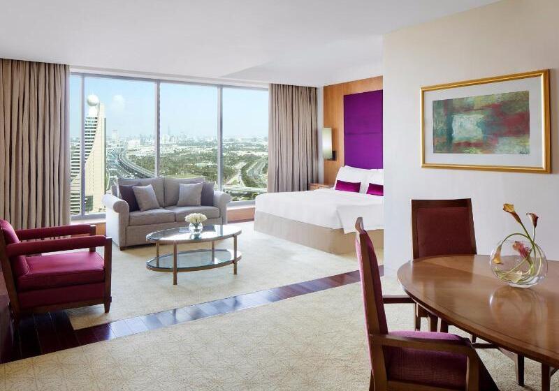 استودیوی استاندارد, The H Dubai