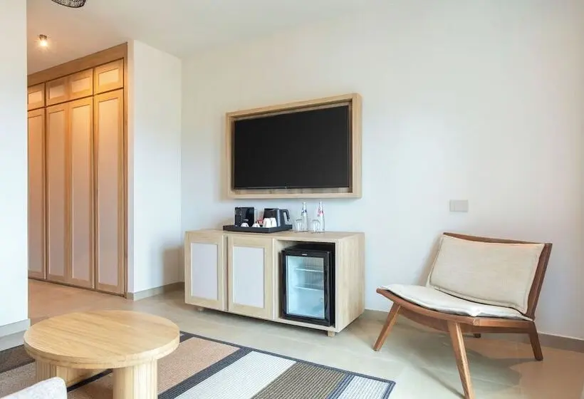 ジュニアスイート, Mangia’s Sardinia Resort
