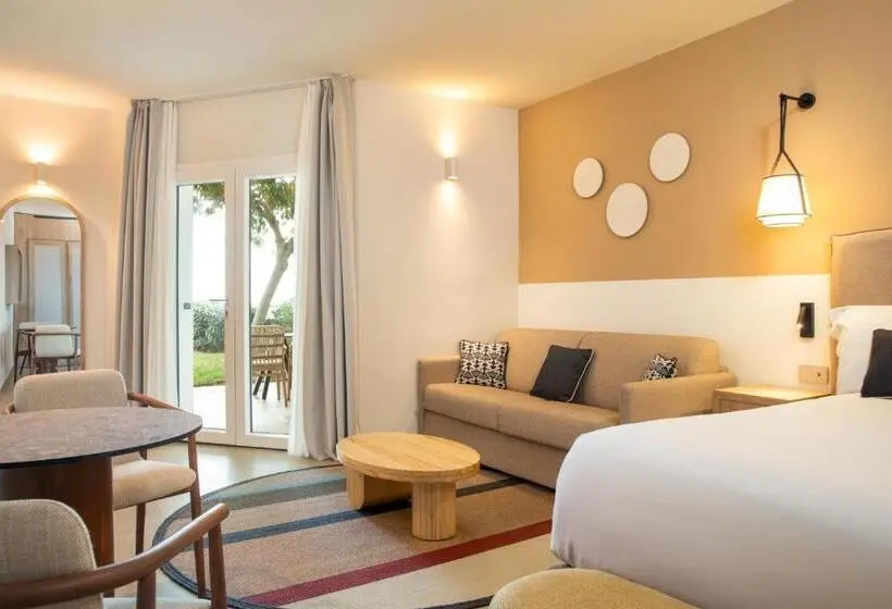 スーペリアトリプルルーム, Mangia’s Sardinia Resort