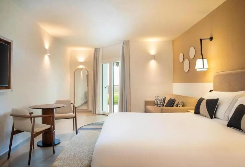 スーペリアトリプルルーム, Mangia’s Sardinia Resort