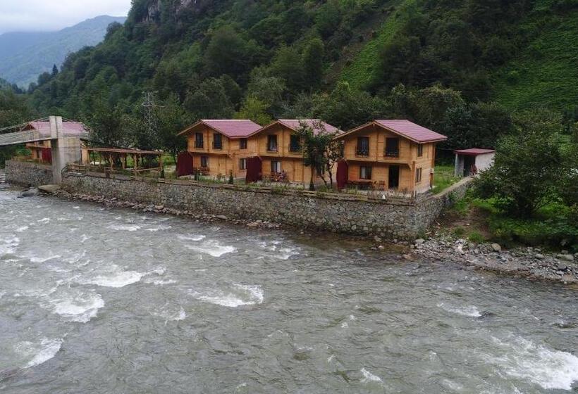 Шале 1 Спальня, Aden River