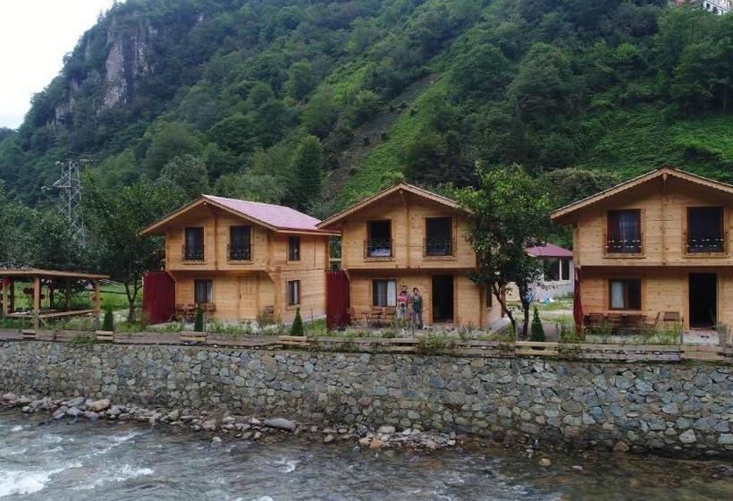 Шале 1 Спальня, Aden River