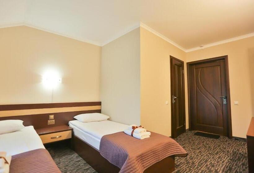 标准间, роляда