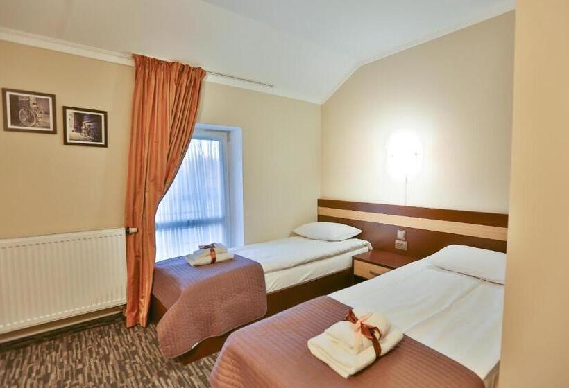 标准间, роляда