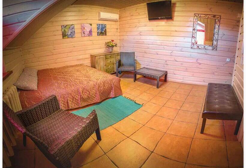 غرفة قياسية, Bannyi Dvor