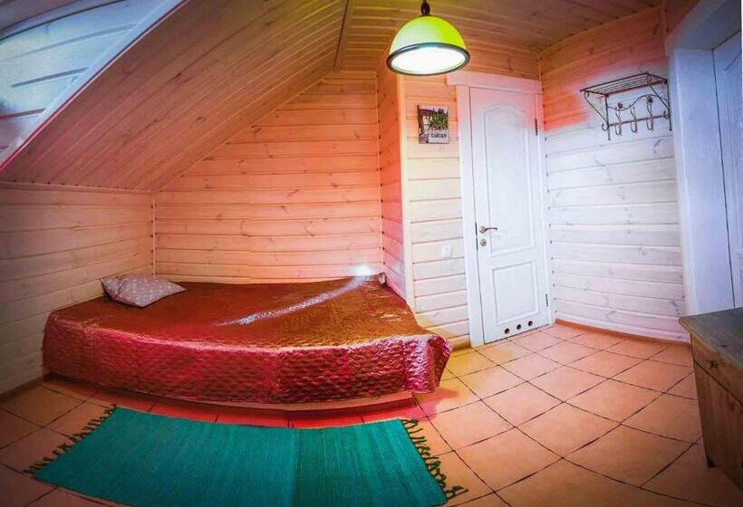 غرفة إقتصادية, Bannyi Dvor