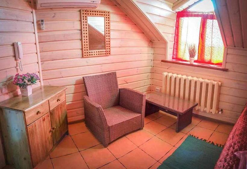 غرفة إقتصادية, Bannyi Dvor