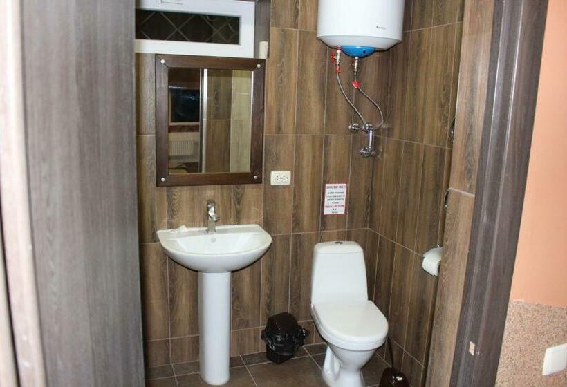 Номер Economy, Biker's Pub