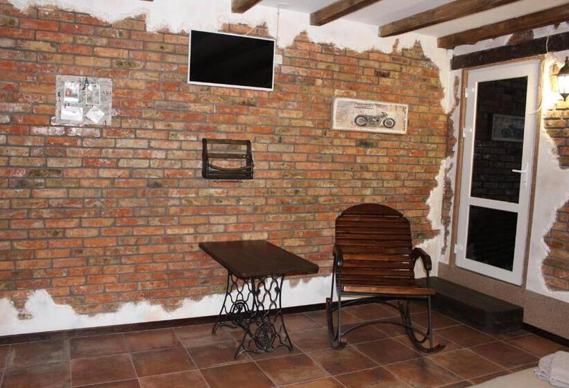 Номер Economy, Biker's Pub