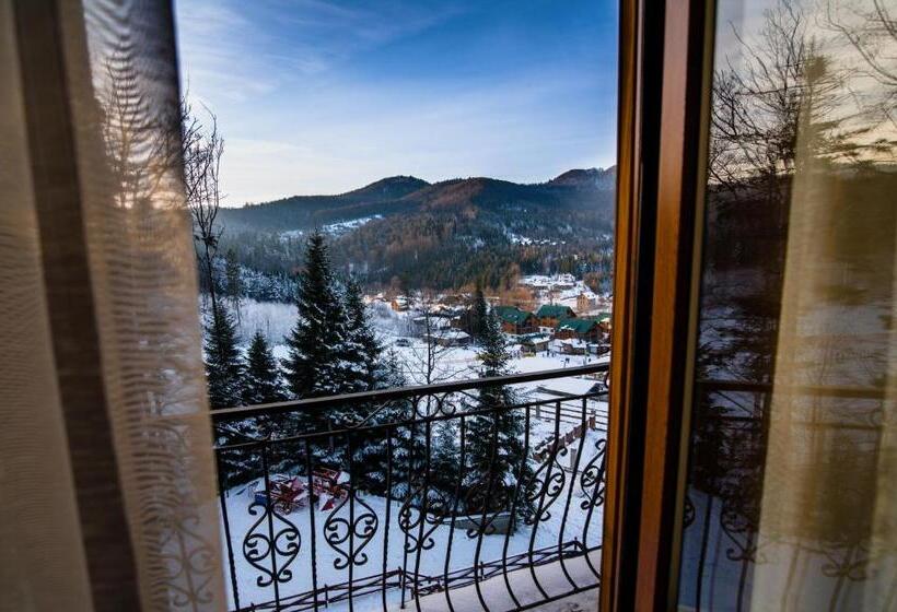 חדר סופריור, Karpatska Vezha