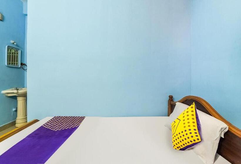 اتاق کلاسیک سه تخته, Spot On R.r Residency