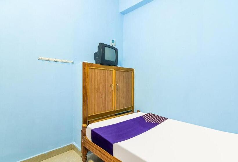 اتاق کلاسیک سه تخته, Spot On R.r Residency