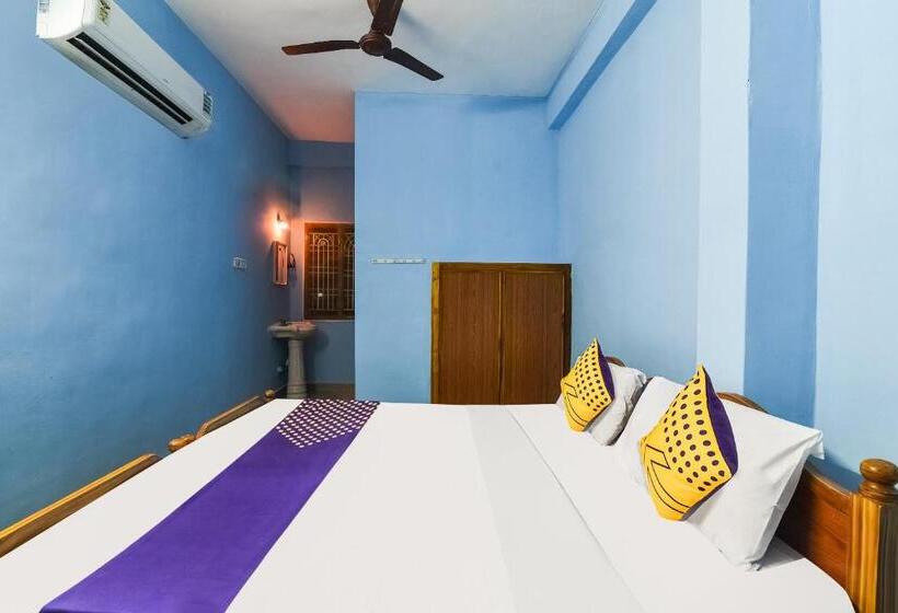 اتاق کلاسیک سه تخته, Spot On R.r Residency