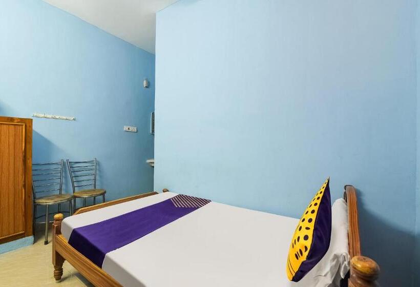 اتاق کلاسیک سه تخته, Spot On R.r Residency