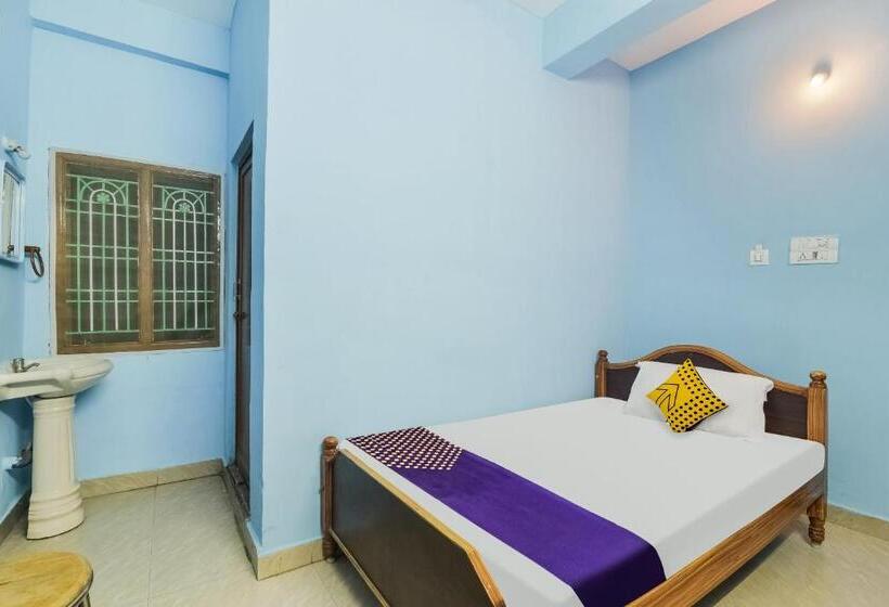 اتاق کلاسیک سه تخته, Spot On R.r Residency