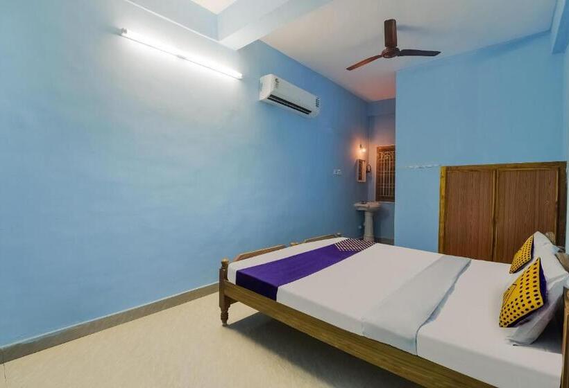 اتاق کلاسیک سه تخته, Spot On R.r Residency