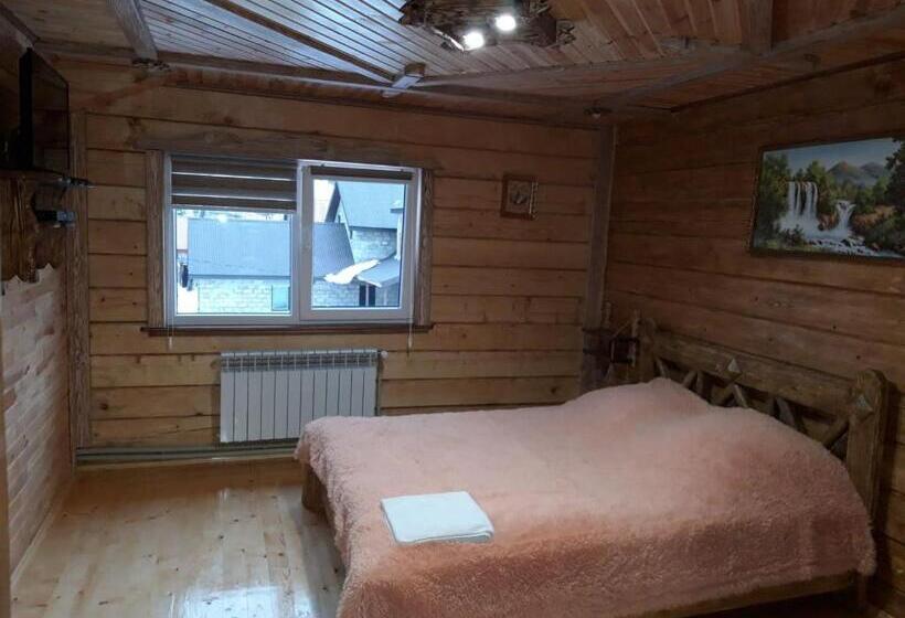 Номер Deluxe, Synevyrskyj Chardash